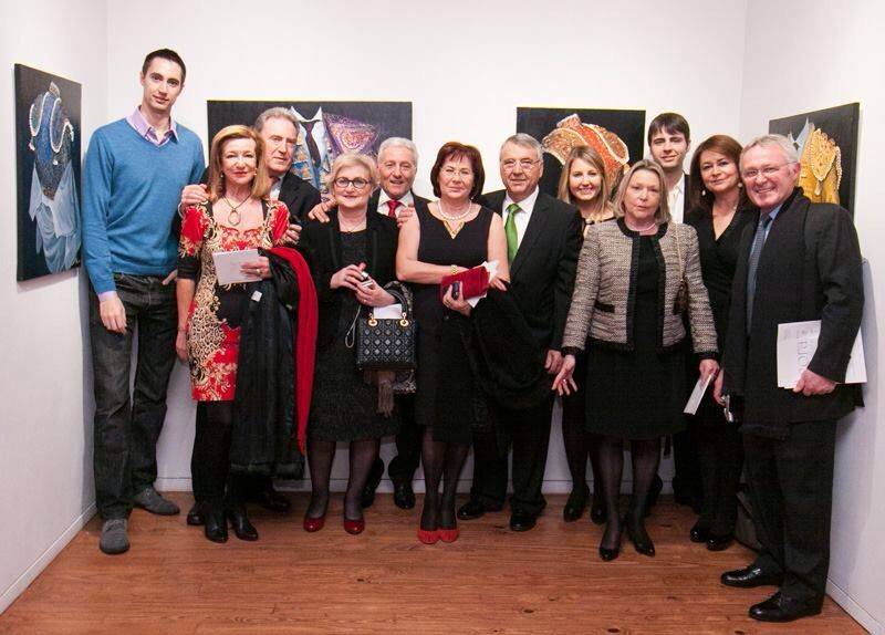 Familiares y amigos dieron todo su apoyo al artista[ Pinturas Taurinas en Agora Gallery, Nueva York ]