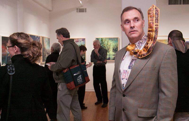 Personas singulares visionando obras [ Pinturas Taurinas en Agora Gallery, Nueva York ]