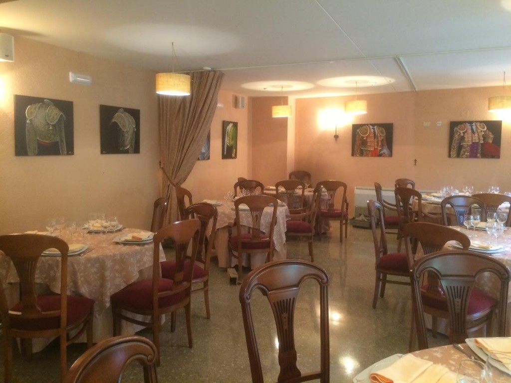 Trajes de luces Manuel Franch en Restaurante El Molí Vila-real v2